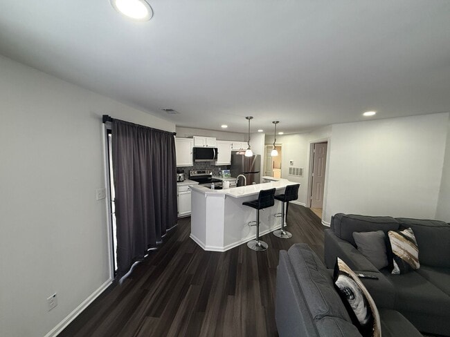 Foto del edificio - Beautiful Condo minutes from uptown Charlotte