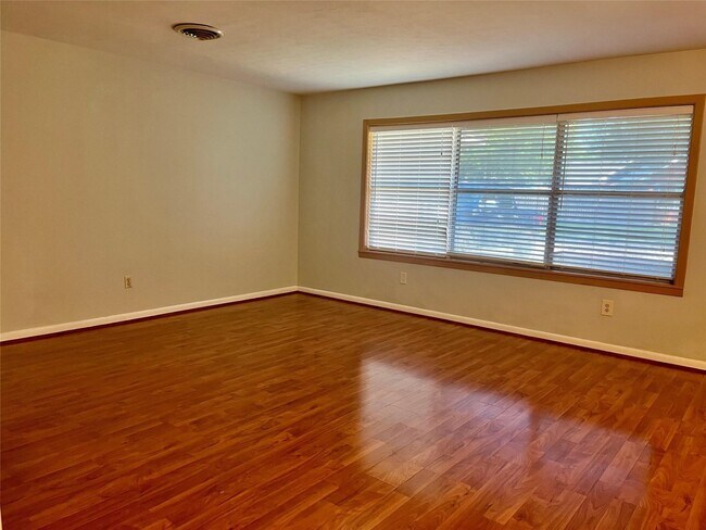 Foto del edificio - 2005 2nd St N