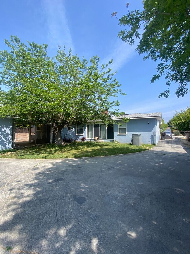 Foto del edificio - 3 Bedroom Single Story Ontario