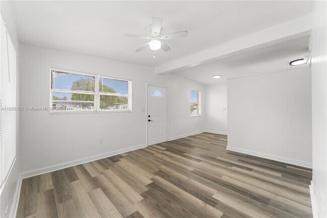 Foto del edificio - 290 NW 29th Ave