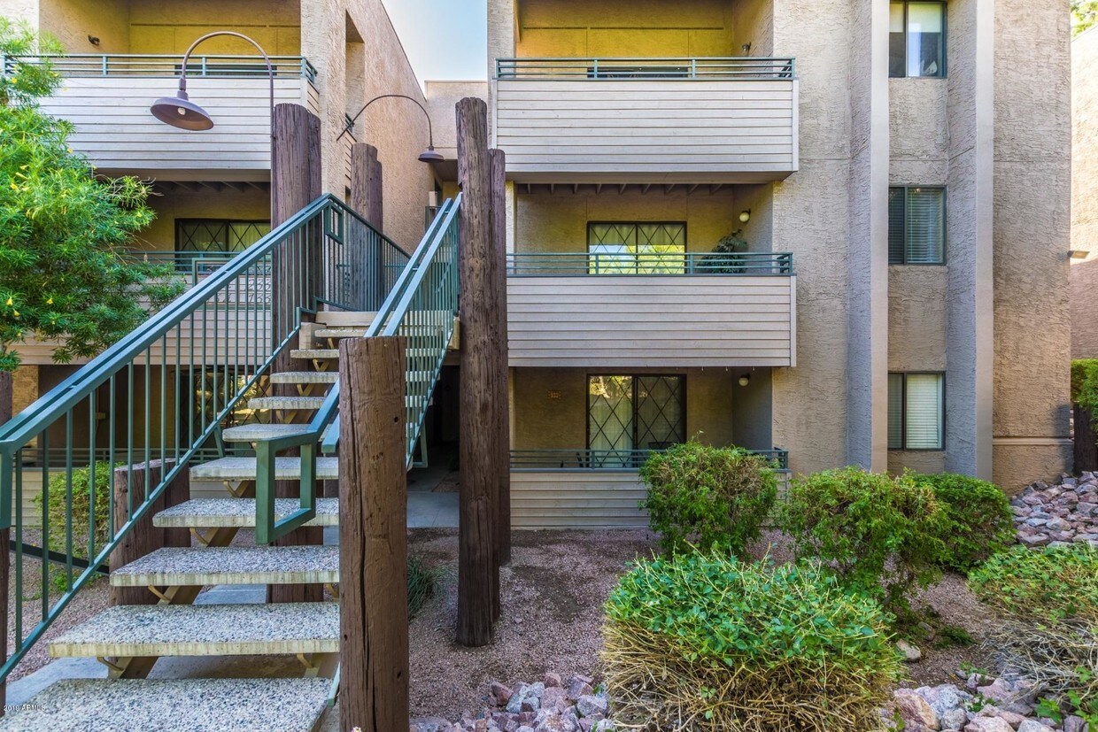 Foto principal - 7777 E Main St