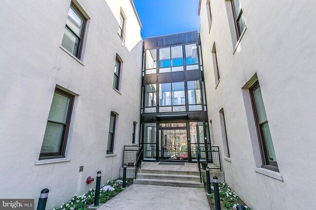 Foto del edificio - Updated Kalorama One Bedroom W/Washer & Dr...