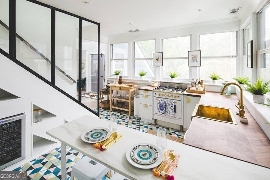 Foto principal - 449 Greenwood Ave NE