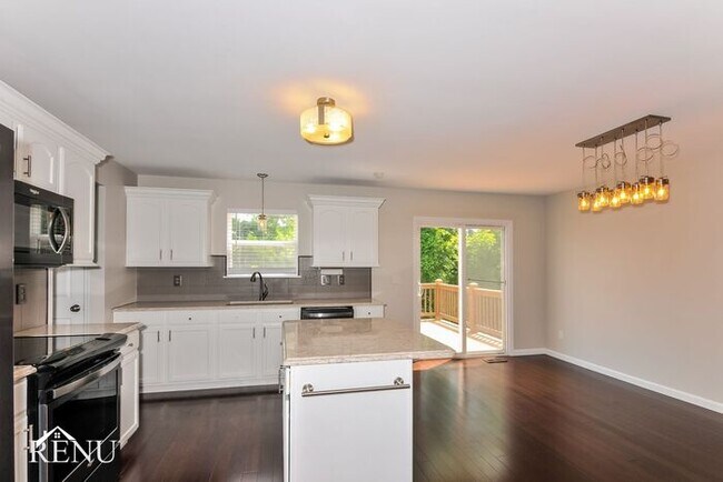 Building Photo - 346 Hunters Heights Dr