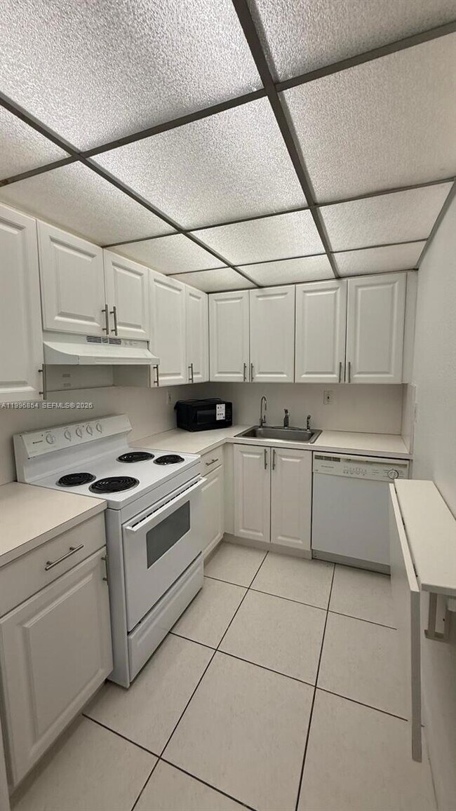 Foto del edificio - 17530 NW 68th Ave