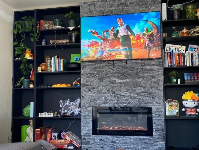 Building Photo - 7821 N Raleigh St