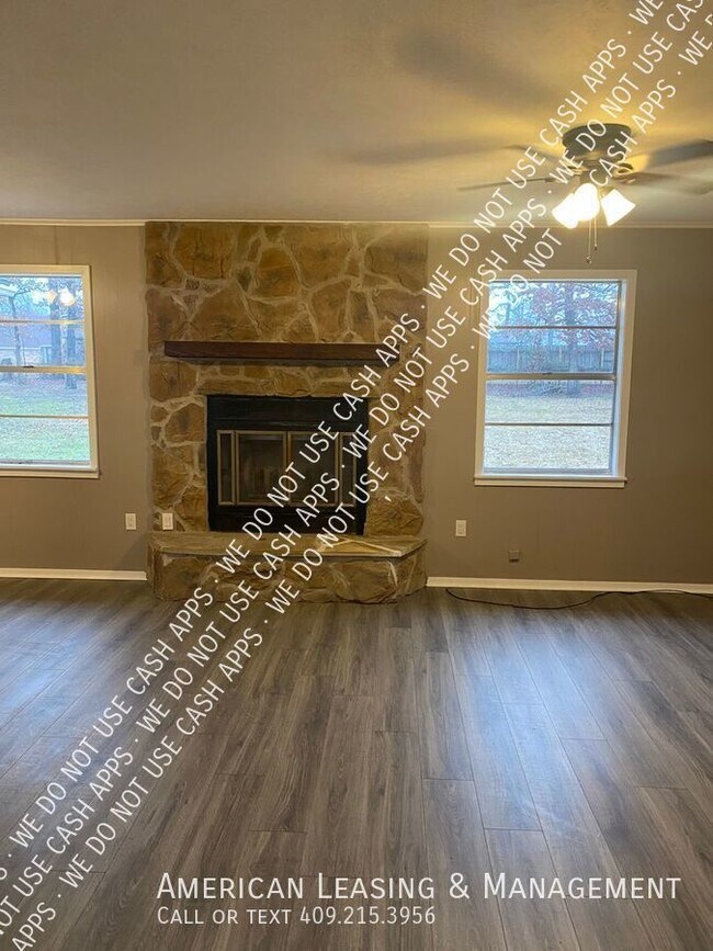 Foto del edificio - 1253 Edgewood Cir