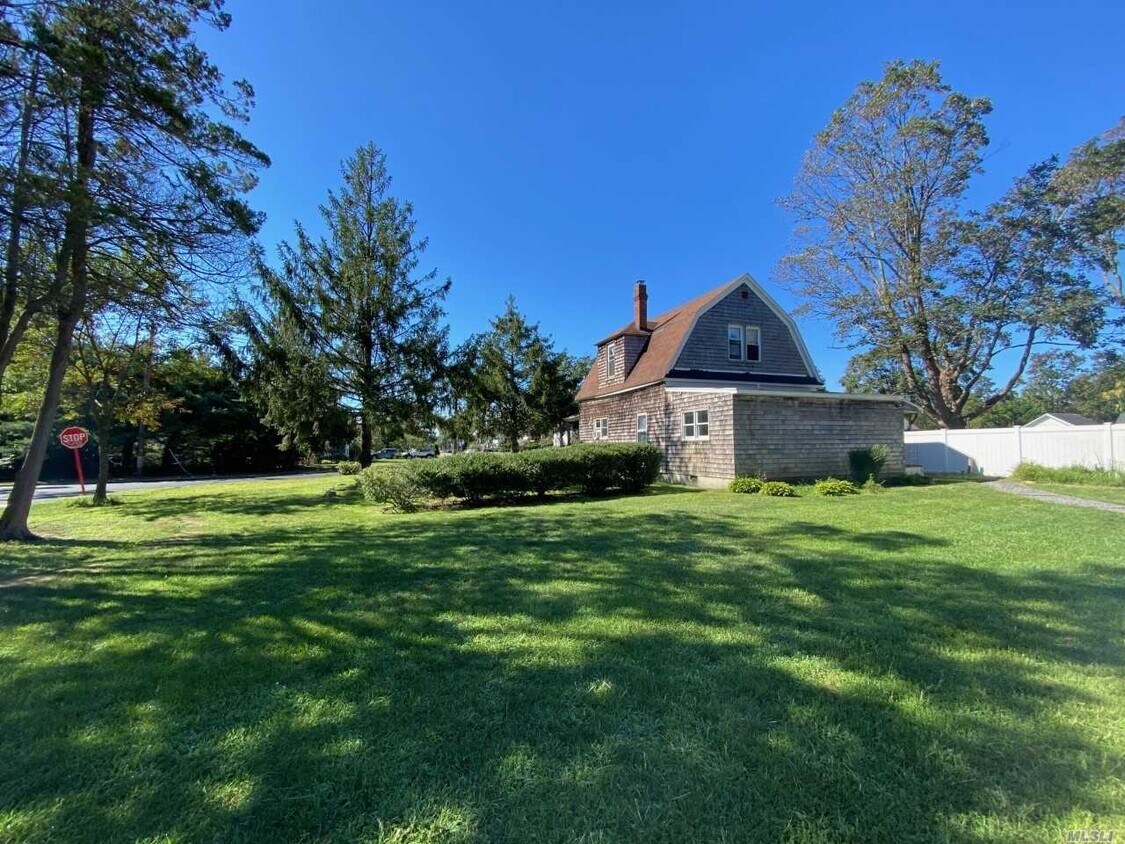 Foto principal - 139 Oak St