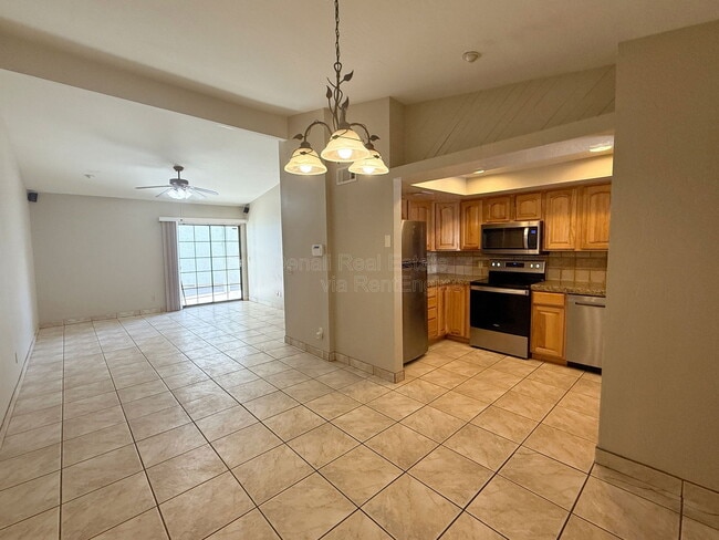 Building Photo - 1500 N Sunview Pkwy