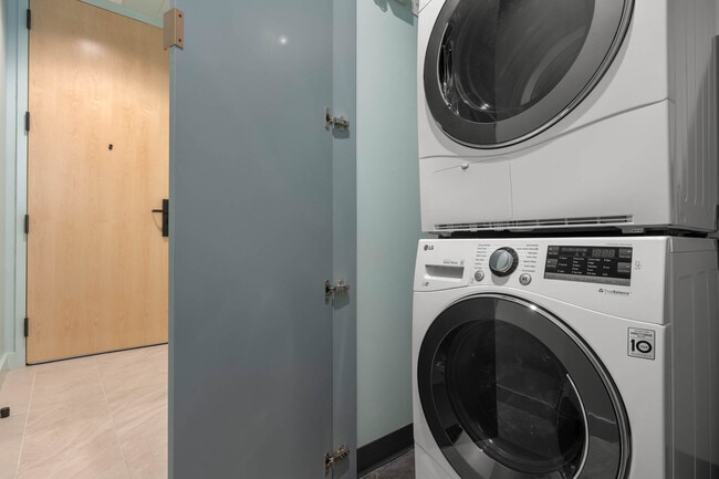 Foto del edificio - 6401 Wilshire Blvd