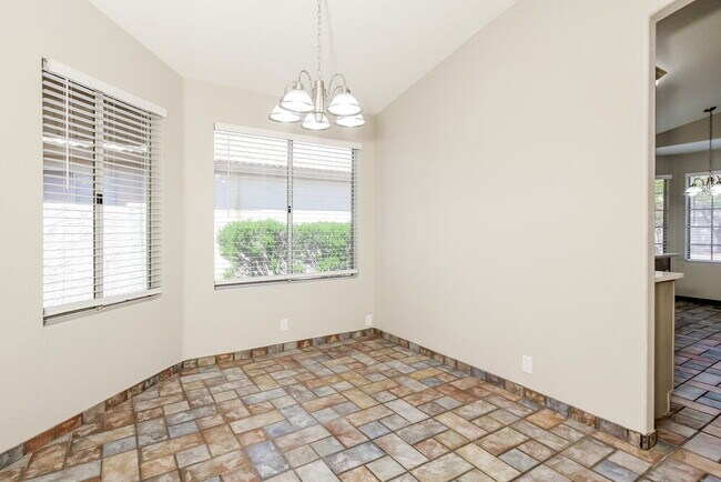 Building Photo - 1310 N Blackstone Dr