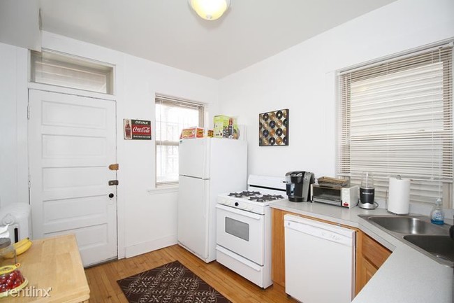 Foto del edificio - 3437 N Paulina St