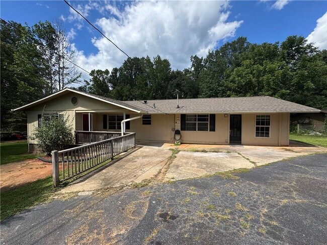 Foto del edificio - 276 Camp Glisson Rd