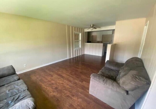 Foto del edificio - 658 E North 23rd St