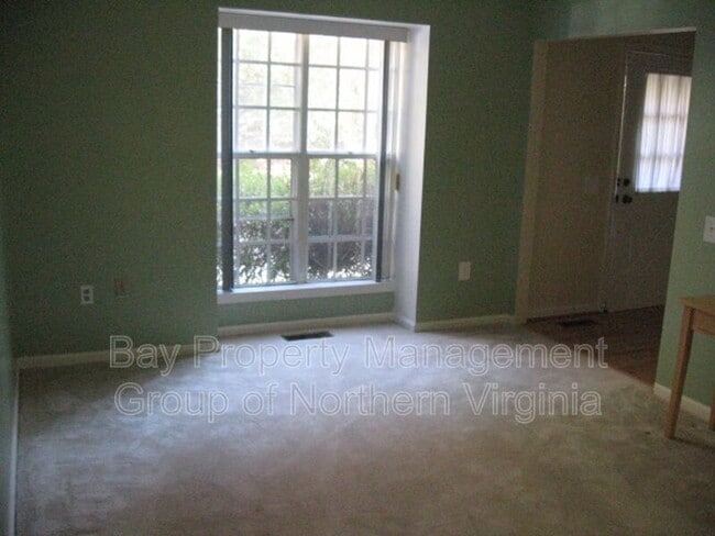 Building Photo - 10190 Sassafras Woods Ct