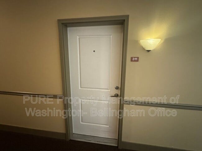 Foto del edificio - 1015 Railroad Ave