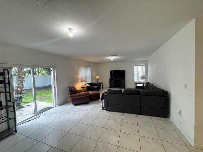 Foto del edificio - 29380 SW 143rd Pl