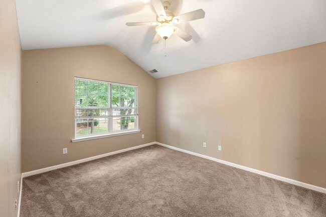 Building Photo - Three Bedroom Townhome in sought-after Mat...