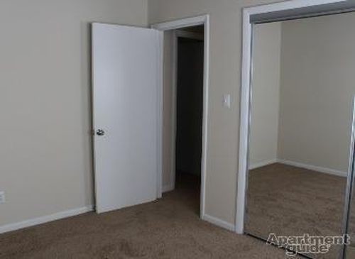 Building Photo - 151 Louise Dr