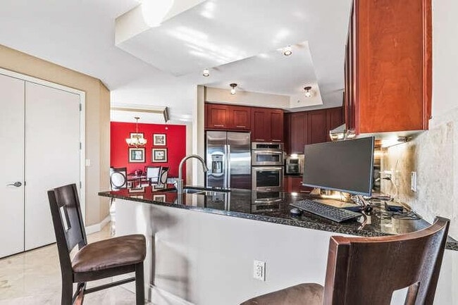 Foto del edificio - 2401 N Ocean Blvd