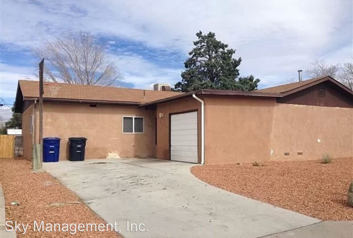 3 br, 2 bath House 11713 Hagland Ave NE House Rental in Albuquerque