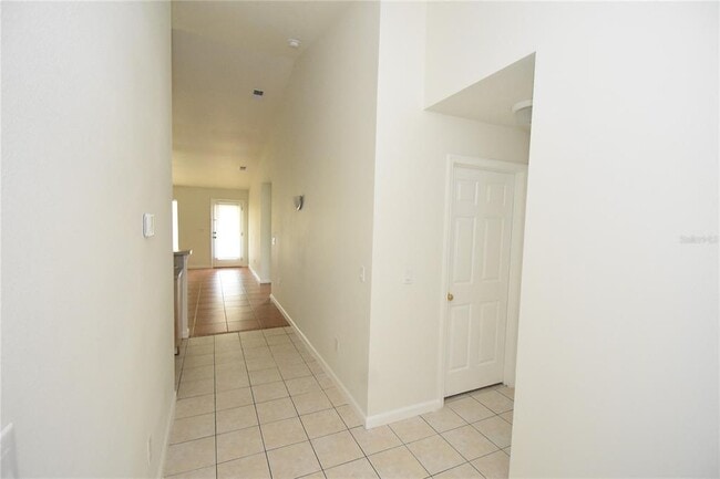 Building Photo - 30 Eton Ln