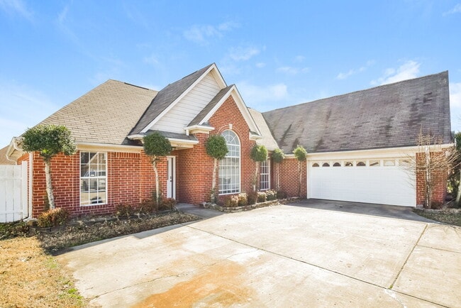 Building Photo - 5680 Carter Dr