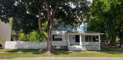 Building Photo - 431 1st St E