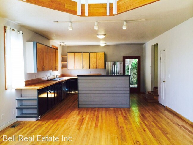 Building Photo - 3 br, 2.5 bath House - 1065 East 20th Ave