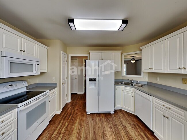 Foto del edificio - 2824 Candlewicke Dr