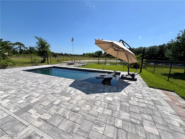 Foto del edificio - 10293 Silver Pond Lane