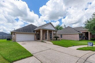 Building Photo - 21011 Narrow Gate Dr