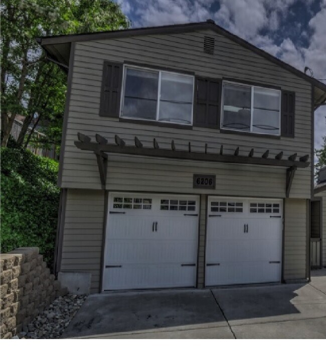 Foto del edificio - 6206 NE 182nd St