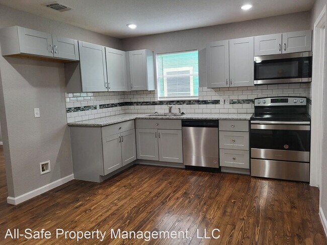 Building Photo - 3 br, 1 bath House - 703 Milvid Ave A