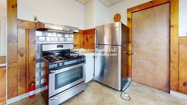 Foto del edificio - 24 Mayberry Ave