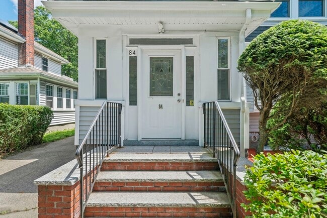 Foto del edificio - 84 Blue Hills Pkwy