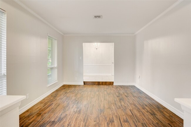 Building Photo - 5751 Creekbend Dr