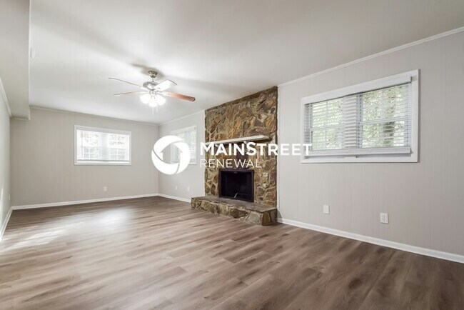 Foto del edificio - 4 Bedroom Pet-Friendly Home in Decatur, GA with Main Street Renewal