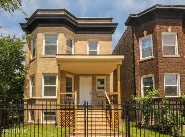 Primary Photo - 1058 W Foster Ave