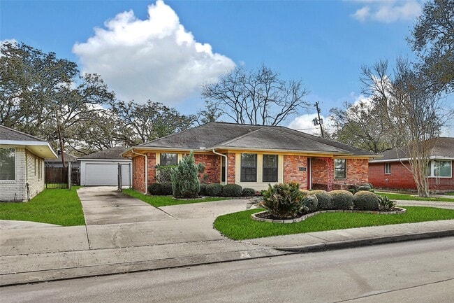 Foto del edificio - 3315 S Braeswood Blvd