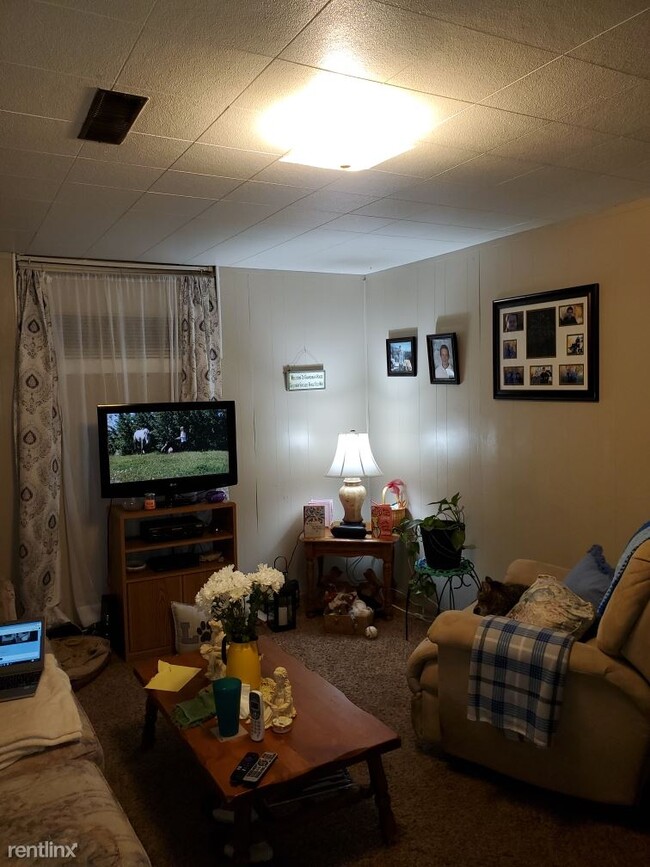 Building Photo - 2 br, 1 bath Duplex - 355 South 100 East D...