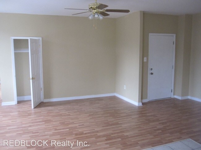 Building Photo - 2 br, 1 bath Apartment - 2703 Kirkbride