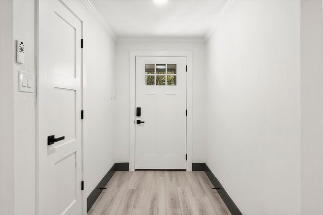 Building Photo - 26 E Woodtimber Ct