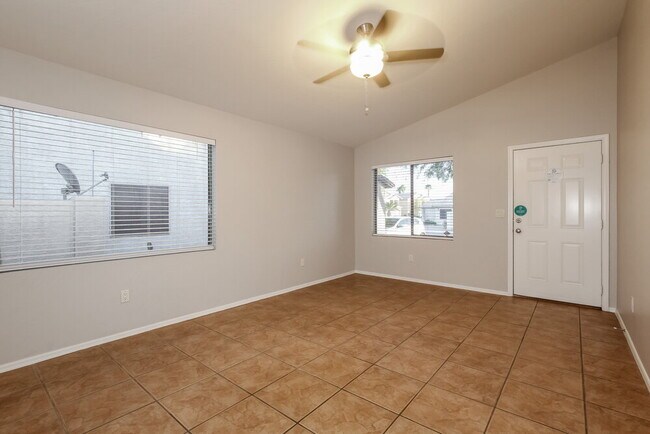 Building Photo - 2030 E Wahalla Ln