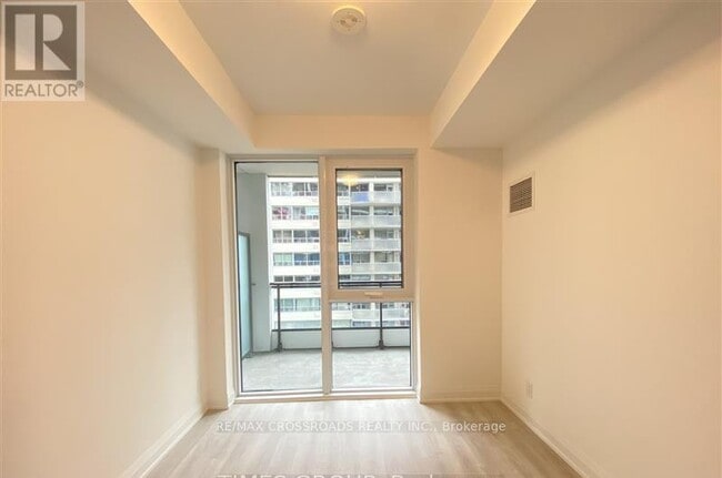 Photo du bâtiment - 65 Broadway Ave