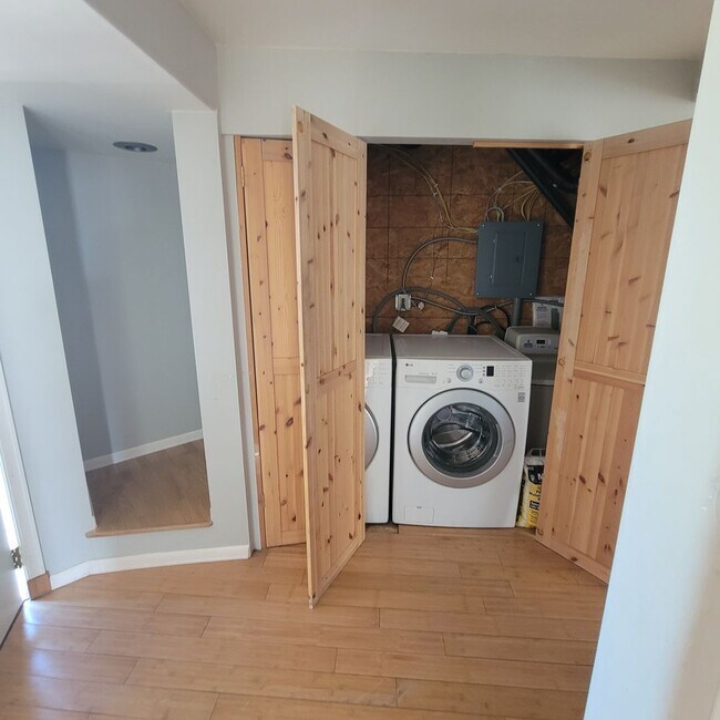 Building Photo - Spacious 2 Bedroom home in Paragonah