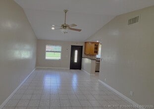 Building Photo - 5686 Shillington Way