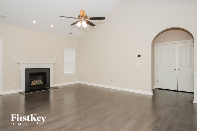 Building Photo - 109 Planters Dr