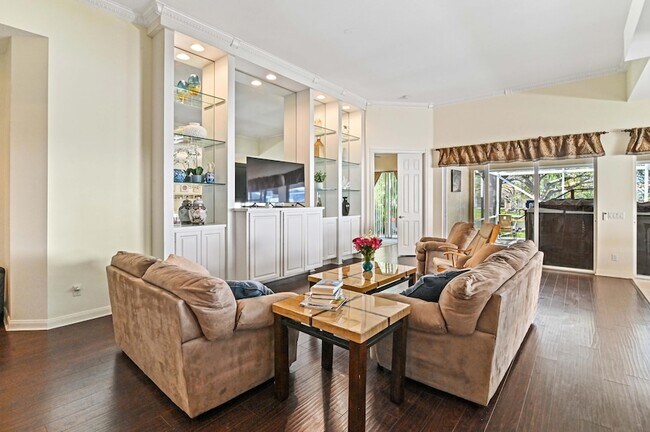 Foto del edificio - 7243 Elkhorn Dr