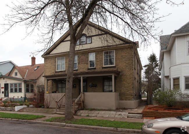 Building Photo - 1421 5th St NE